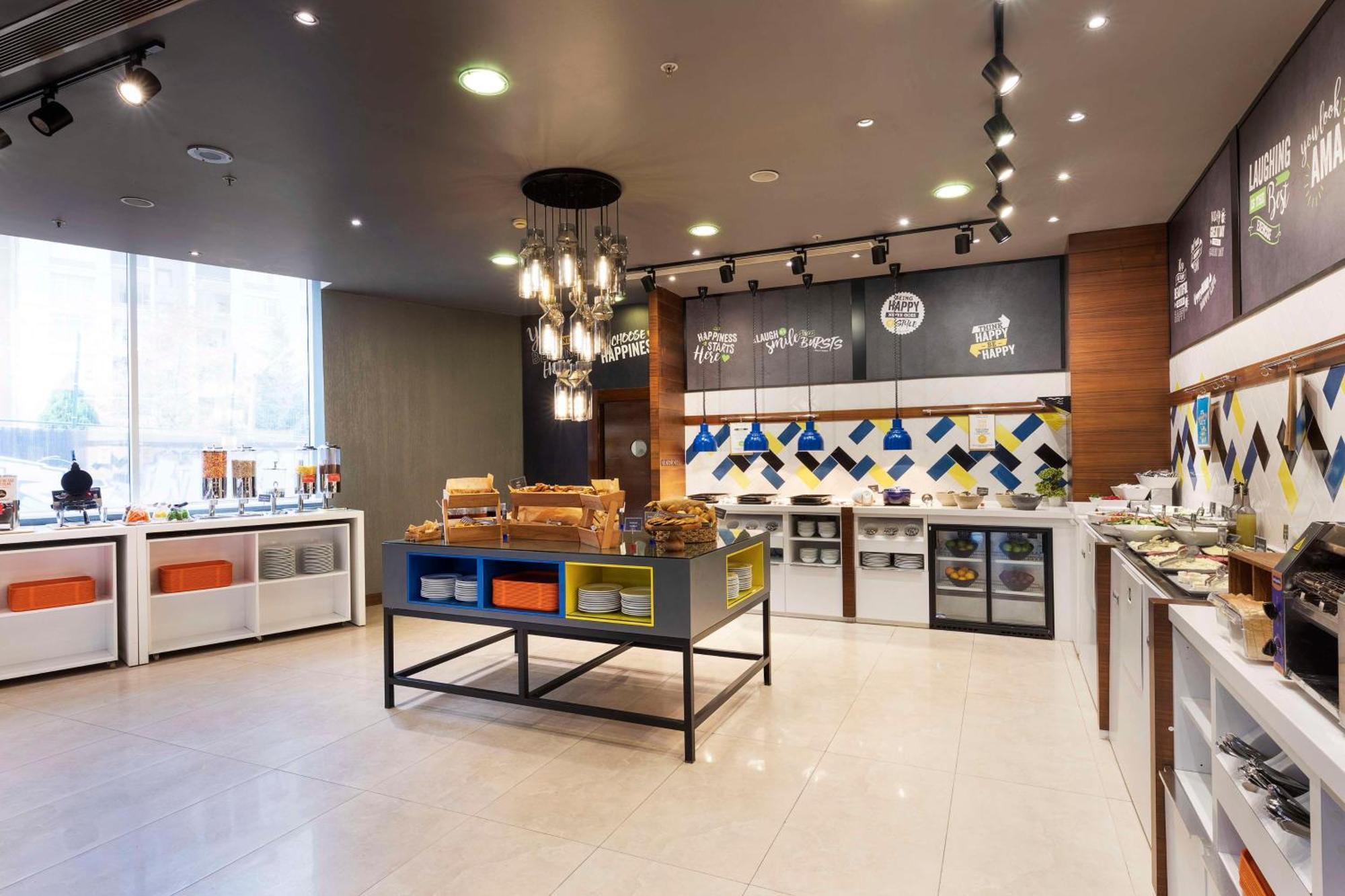 卡亚什尔希尔顿欢朋酒店 伊斯坦布尔 外观 照片